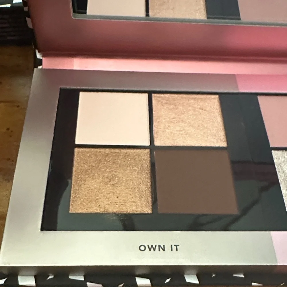 Buxom Forever Babe Eyeshadow Palette Matte Satin Shimmer Shades New - Picture 5 of 8